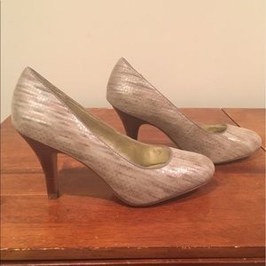 Seychelles Multi color nude heels